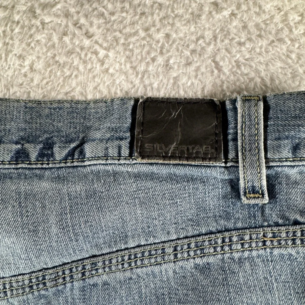 Vintage Levis Silver Tab Light Wash Denim Baggy Carpenter Shorts Size 36 x 11